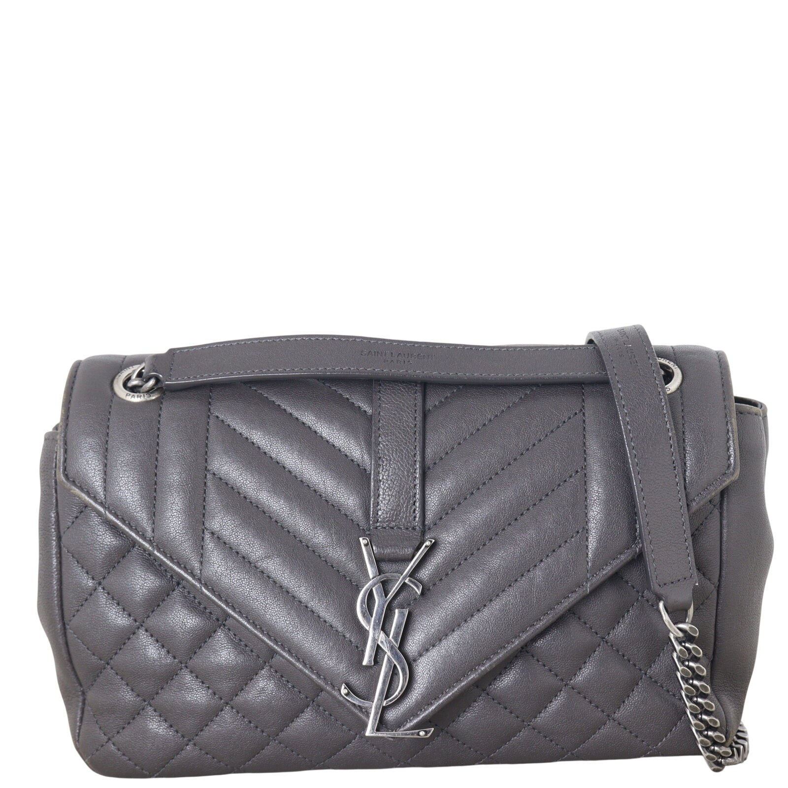 Saint Laurent Classic Medium Tri-Quilt Soft Envelope_IMG_8110.jpeg