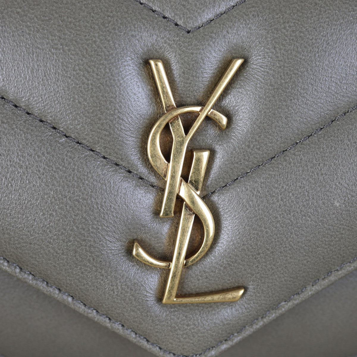 Saint Laurent Loulou Matelasse Mini_IMG_7992.jpg