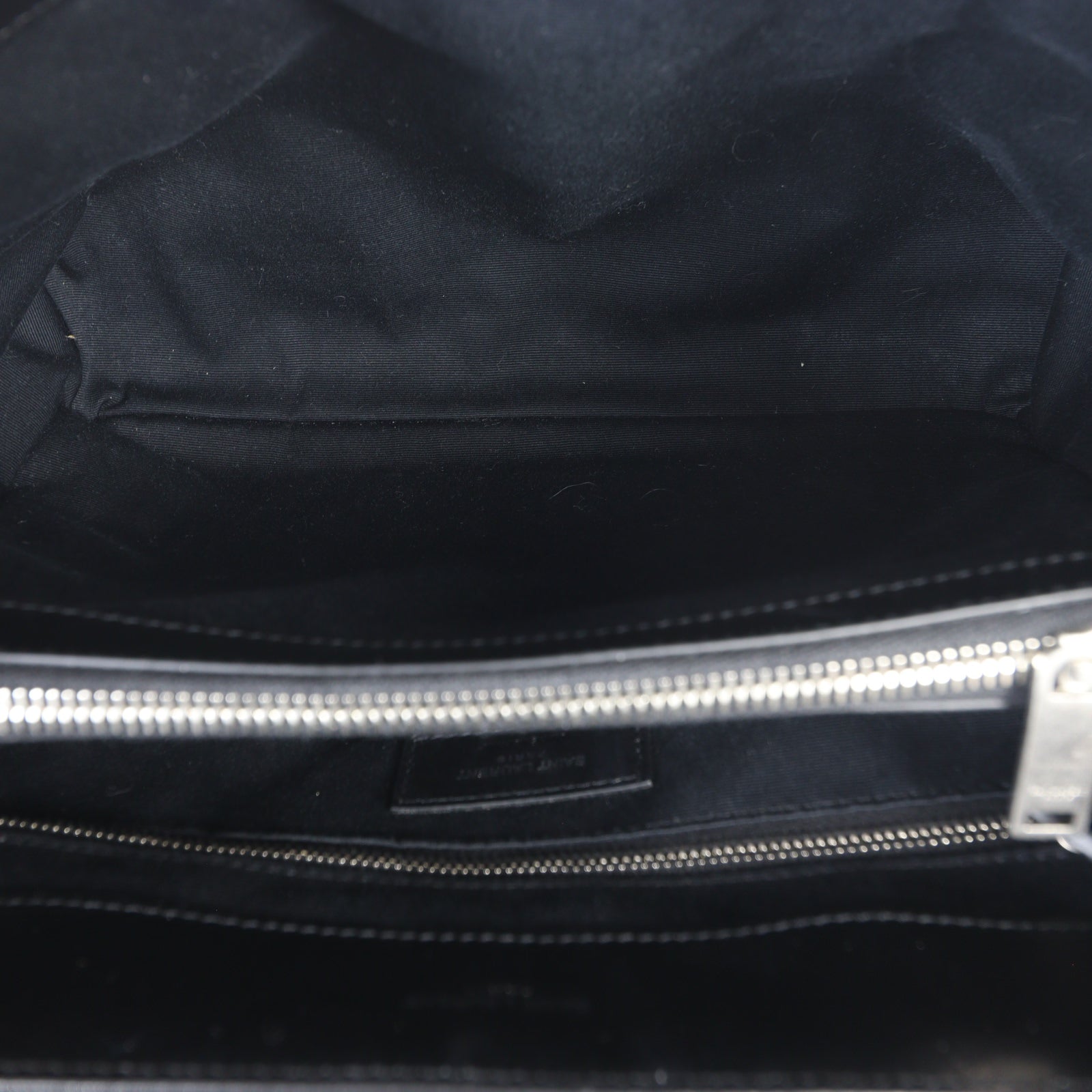 Saint Laurent Loulou Medium_IMG_2487.jpg