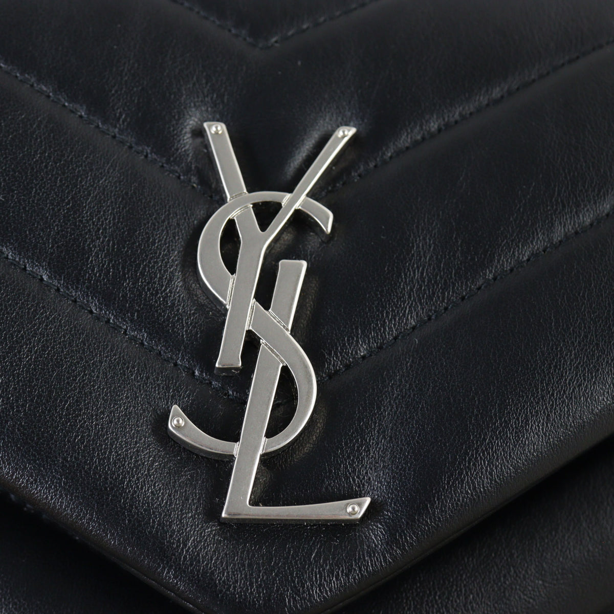 Saint Laurent Loulou Small_IMG_0726.jpg
