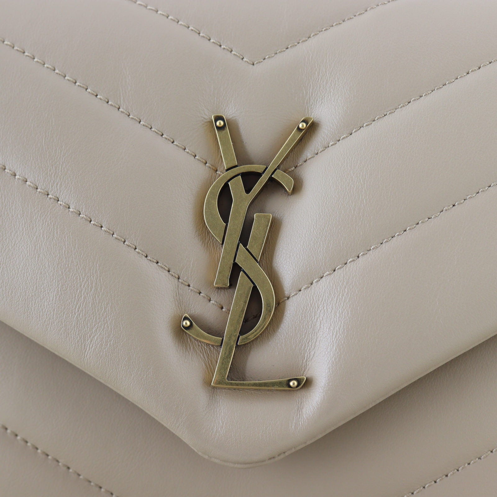 Saint Laurent Loulou Small_IMG_4413.jpg