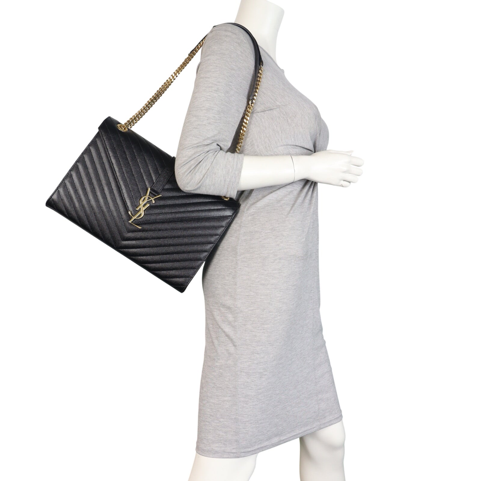 Saint Laurent Matelasse Envelope Large Bag_IMG_7670.jpeg