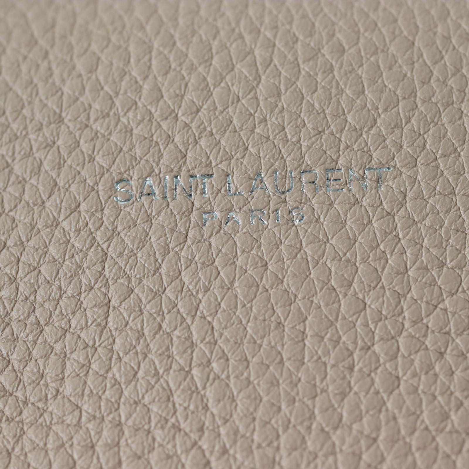 Saint Laurent Sac de Jour Souple Medium_IMG_4583.jpg