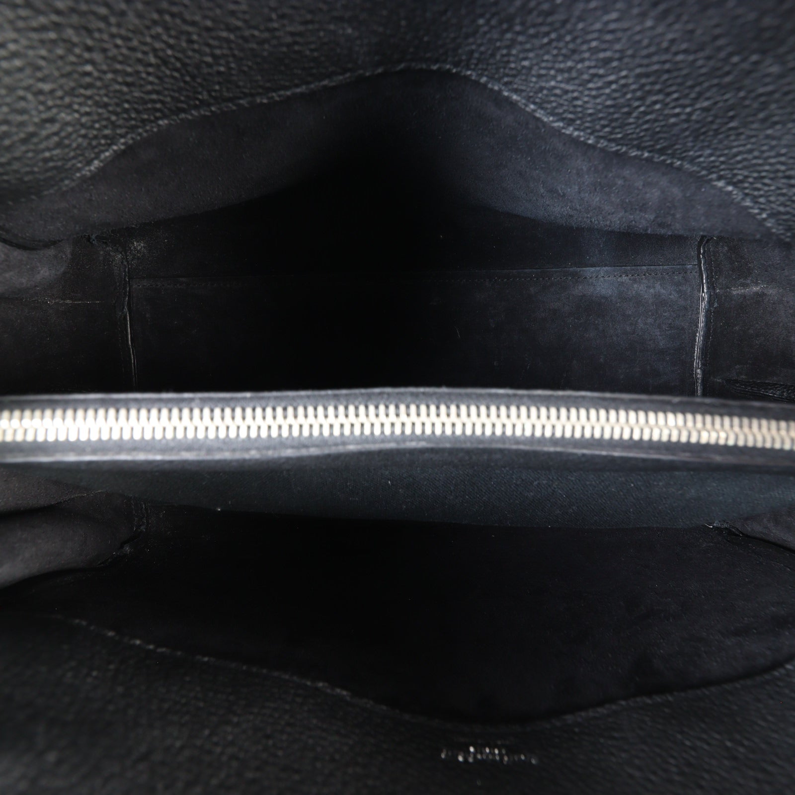 Saint Laurent Sac de Jour Souple Small_IMG_8775.jpg