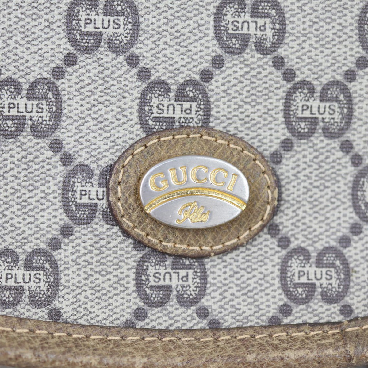 Gucci GG Supreme Small Messenger Bag Hardware
