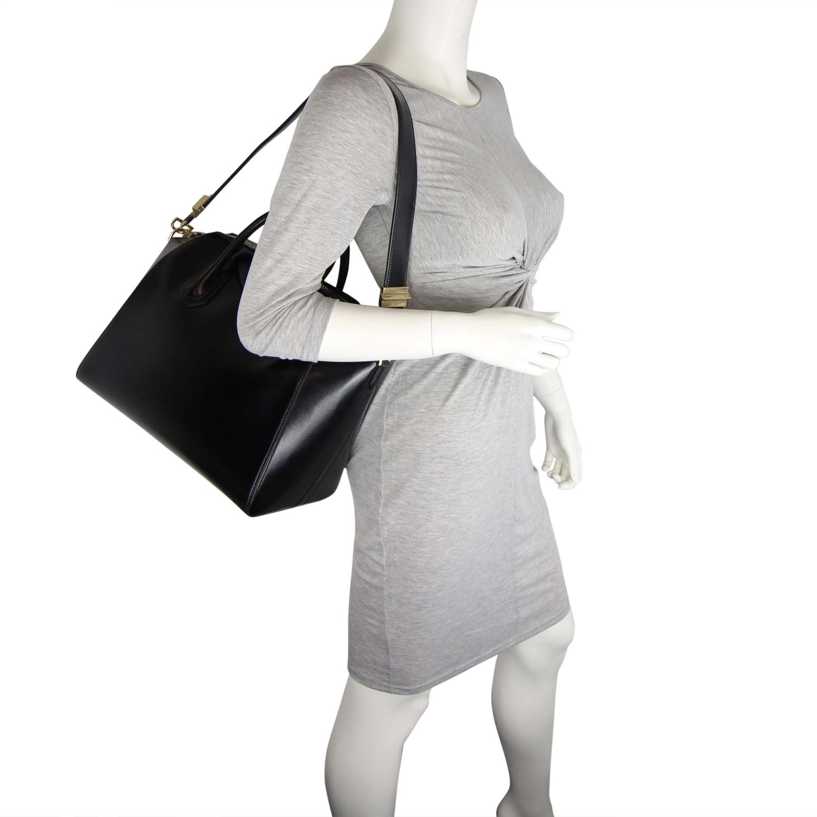 Givenchy Antigona Medium 
