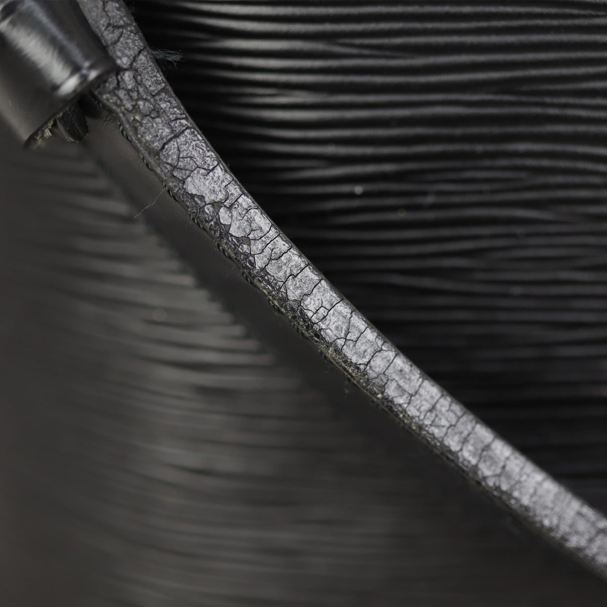 Louis Vuitton Noe Epi Corner
