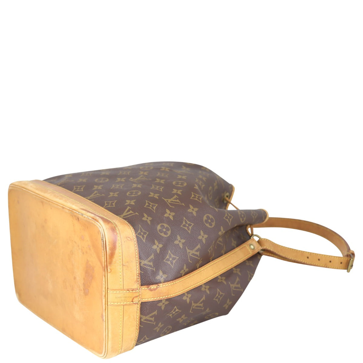 Louis Vuitton Noe Monogram Corner
