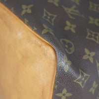 Louis Vuitton Petit Noe Monogram corner close up