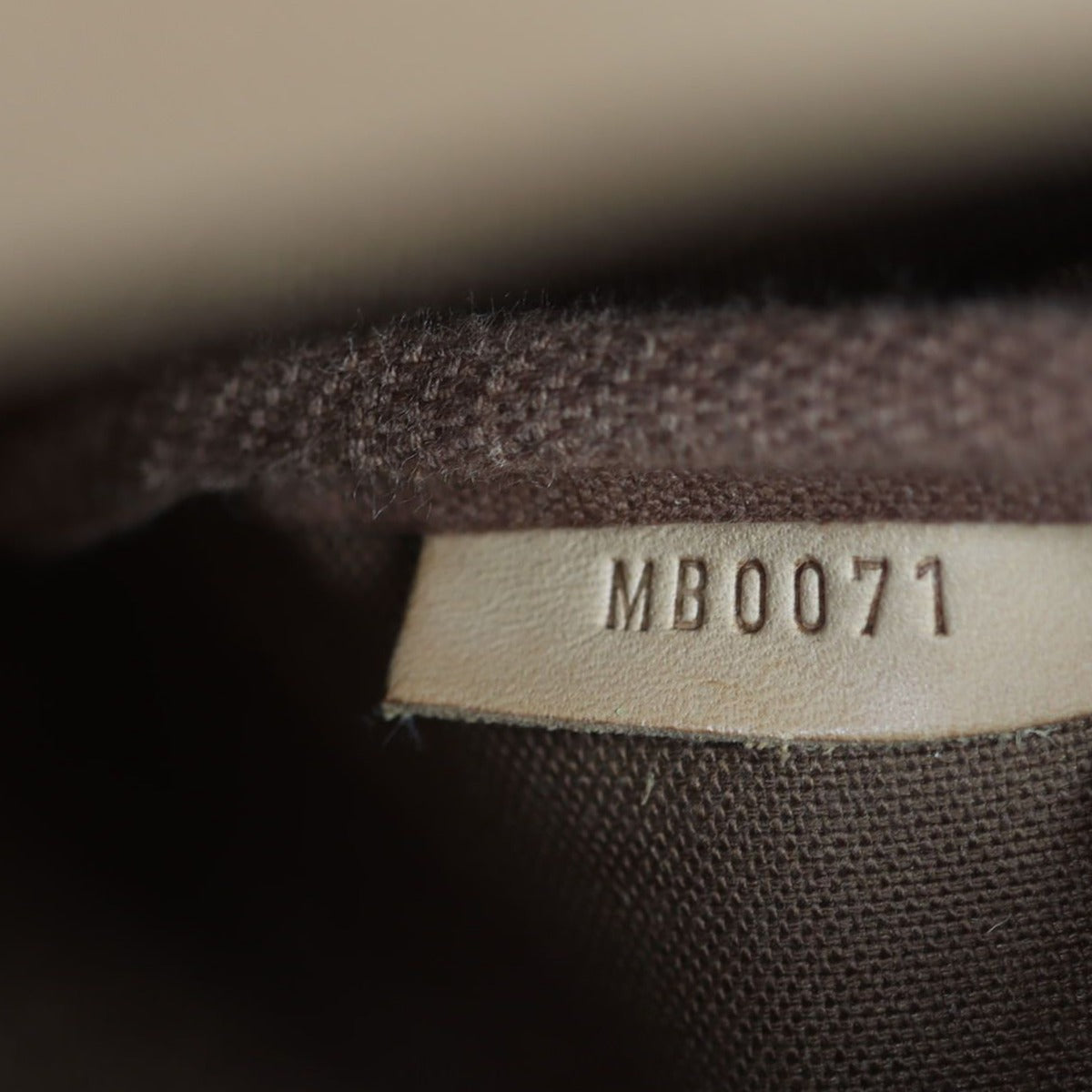 Louis Vuitton Saumur 30 Monogram Date code
