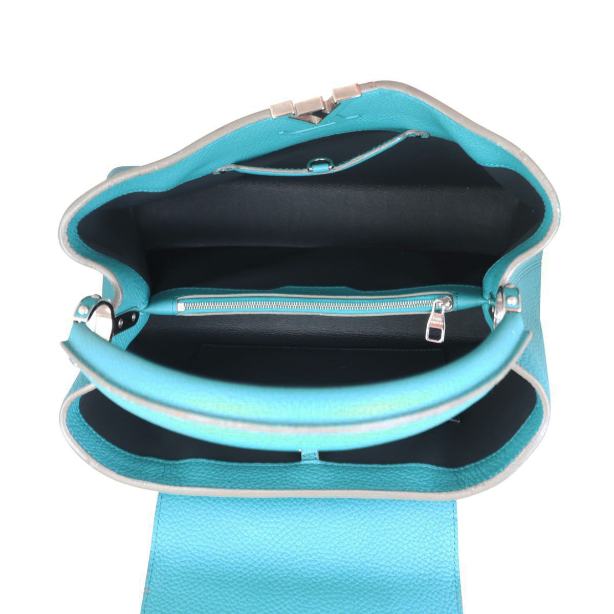 Louis Vuitton Capucines MM Whole interior