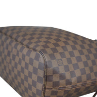Louis Vuitton Neverfull MM Damier Ebene Corner
