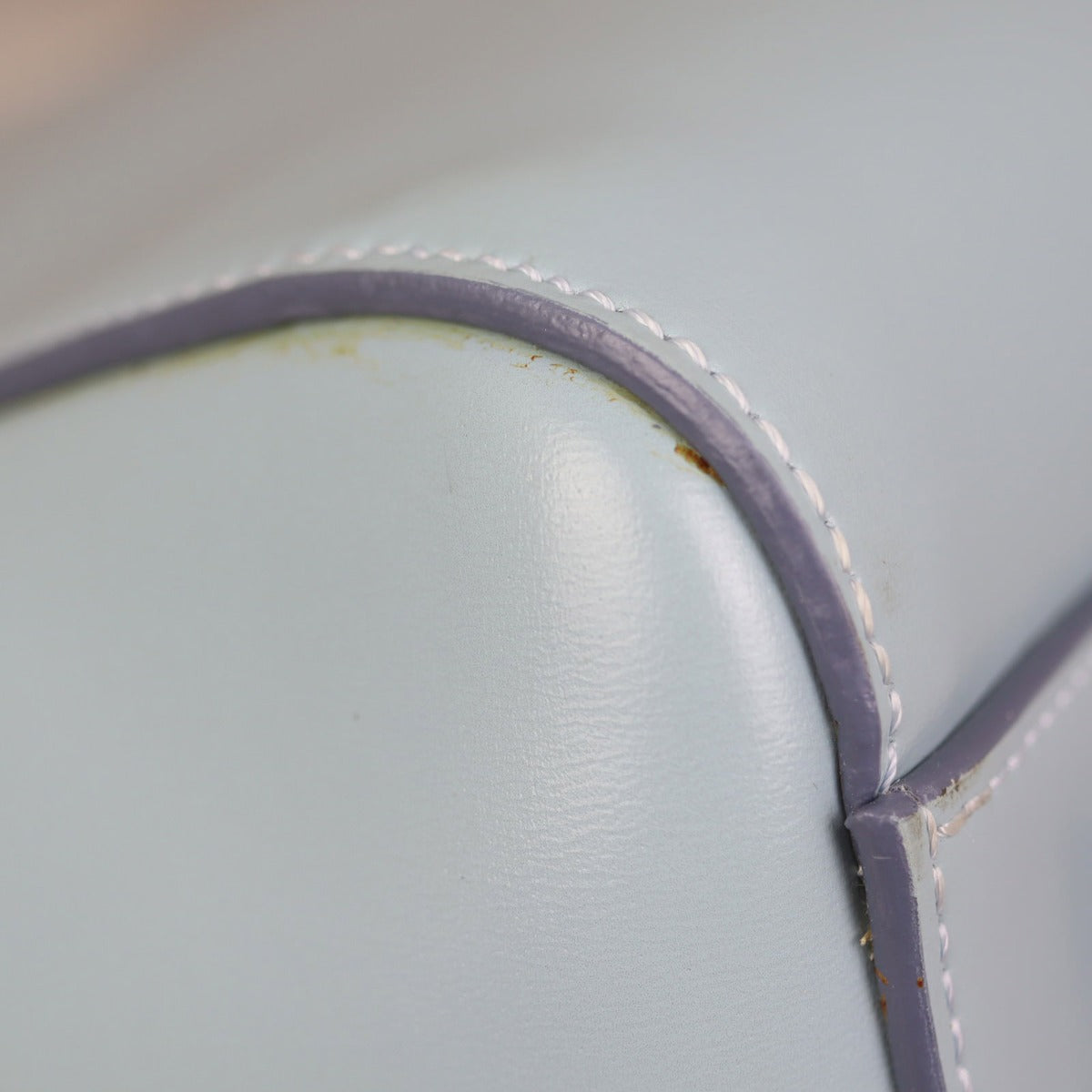 Givenchy Antigona Medium Corner close up