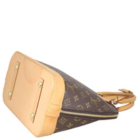 Gucci GG Supreme Padlock Small Shoulder Bag Corner Distance