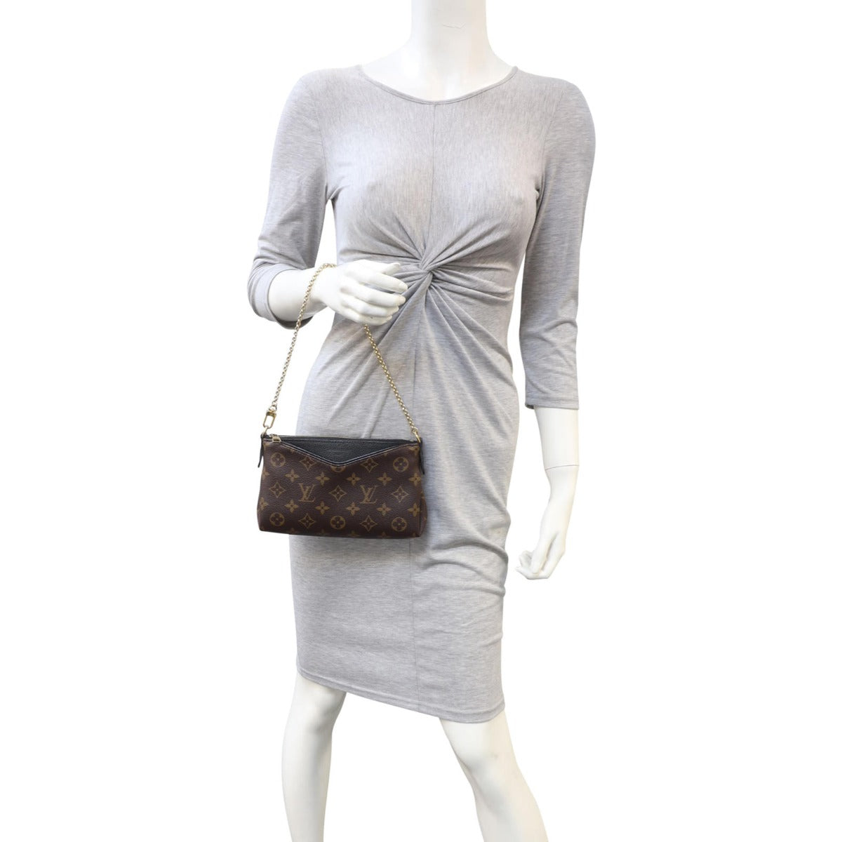 Louis Vuitton Pallas Clutch with Chain Mannequin