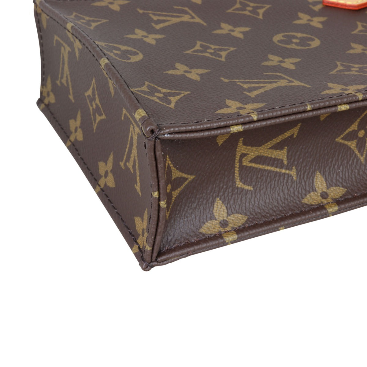 Louis Vuitton Petit Sac Plat Monogram Corner Closeup