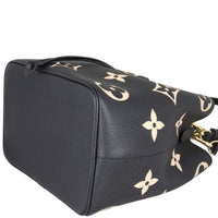 Louis Vuitton NeoNoe MM Monogram Empriente Giant Bicolour Corner Closeup