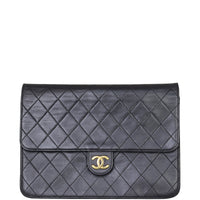 Chanel CC Vintage Flap Bag Front