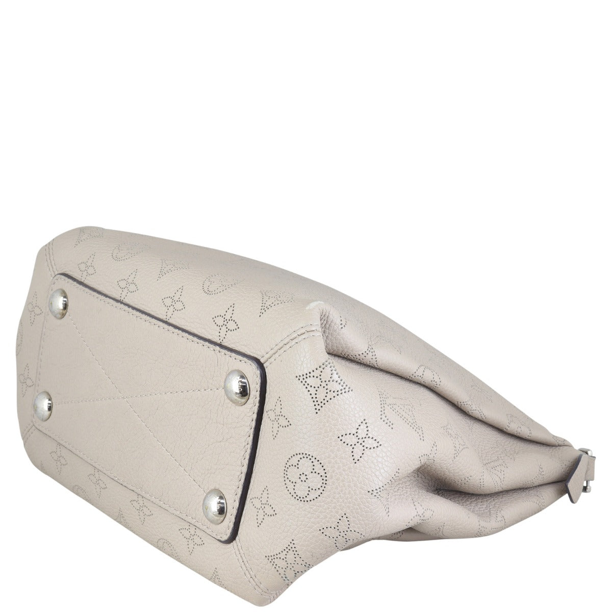 Louis Vuitton Babylone Chain BB Corner Distance