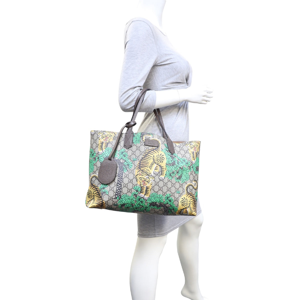 Gucci GG Supreme Bengal Medium Tote Mannequin