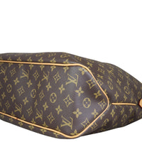 Louis Vuitton Delightful MM Monogram Corner Closeup