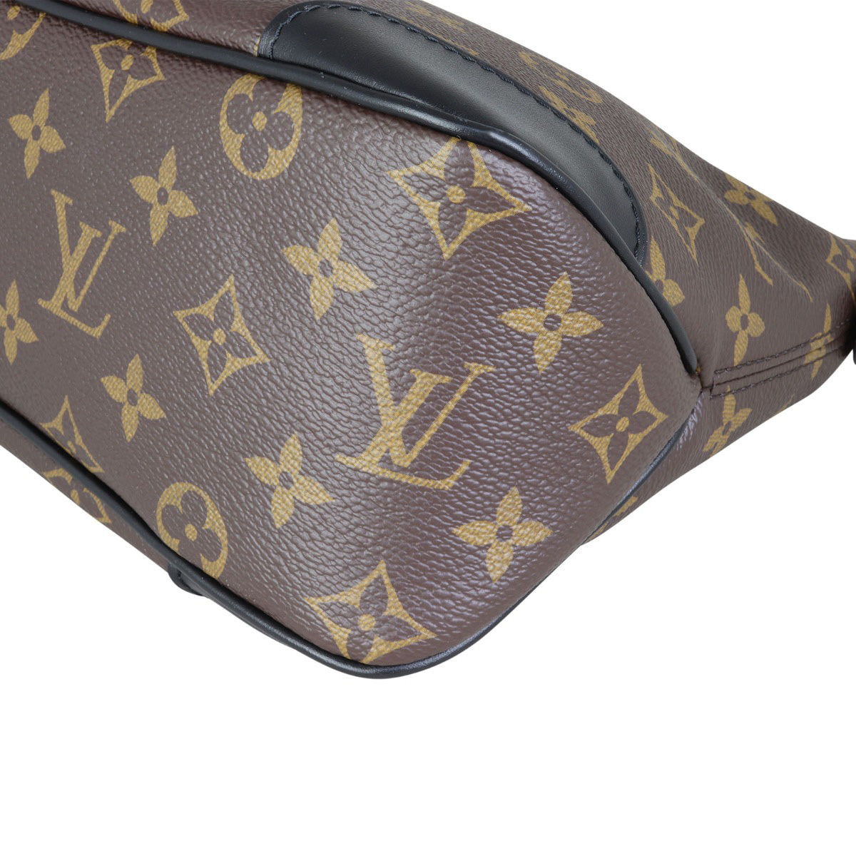 Louis Vuitton Boulogne Monogram Noir Corner Closeup