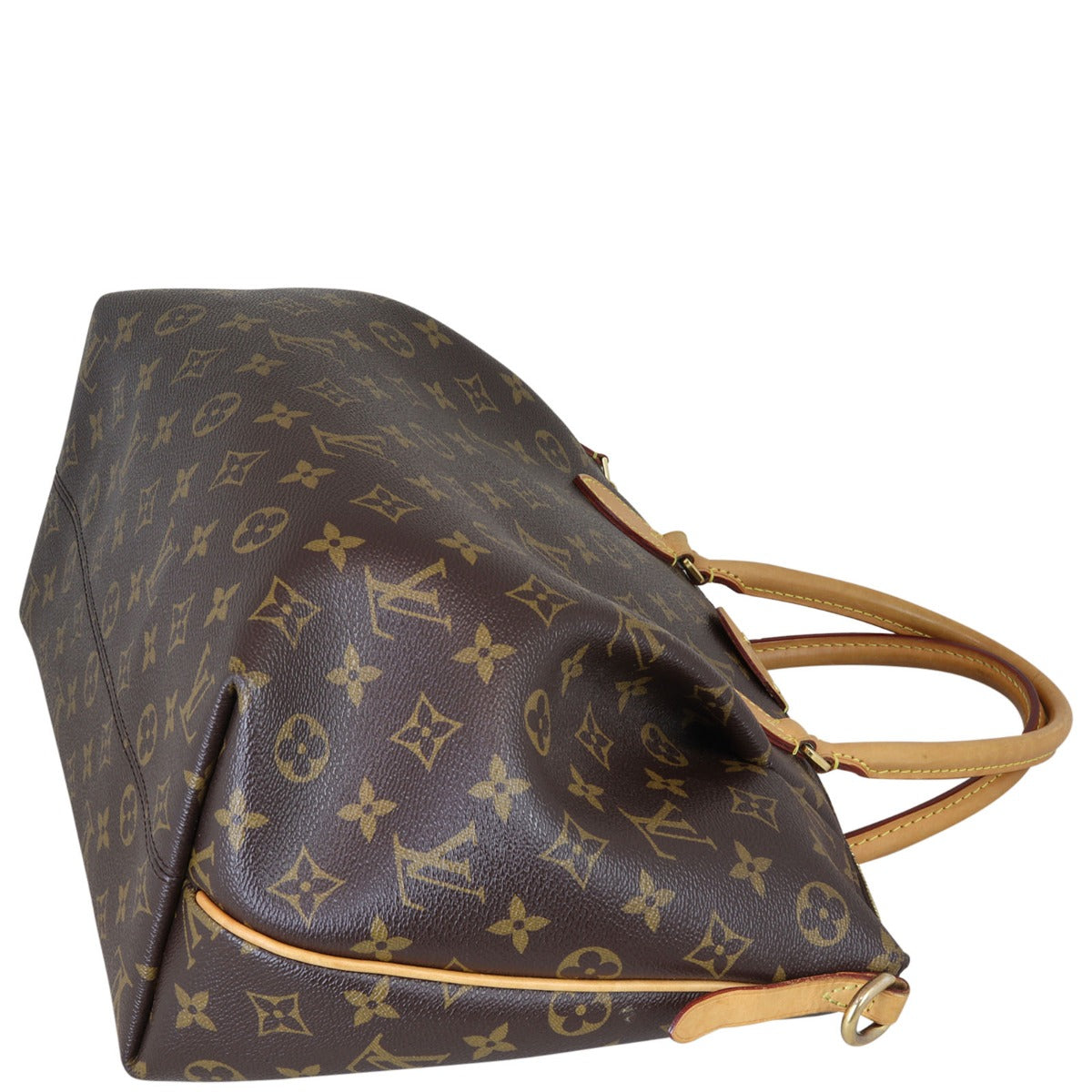 Louis Vuitton Turenne MM Monogram Corner Distance