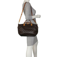 Chanel CC Golden Class Long Wallet Mannequin