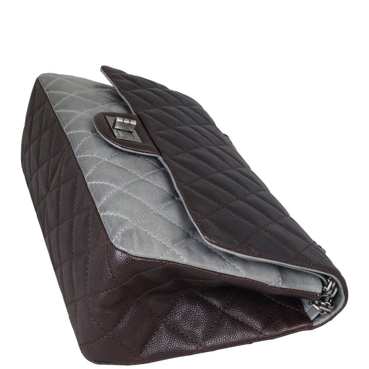 Chanel 2.55 Reissue 227 Double Flap Bag Corner Distance