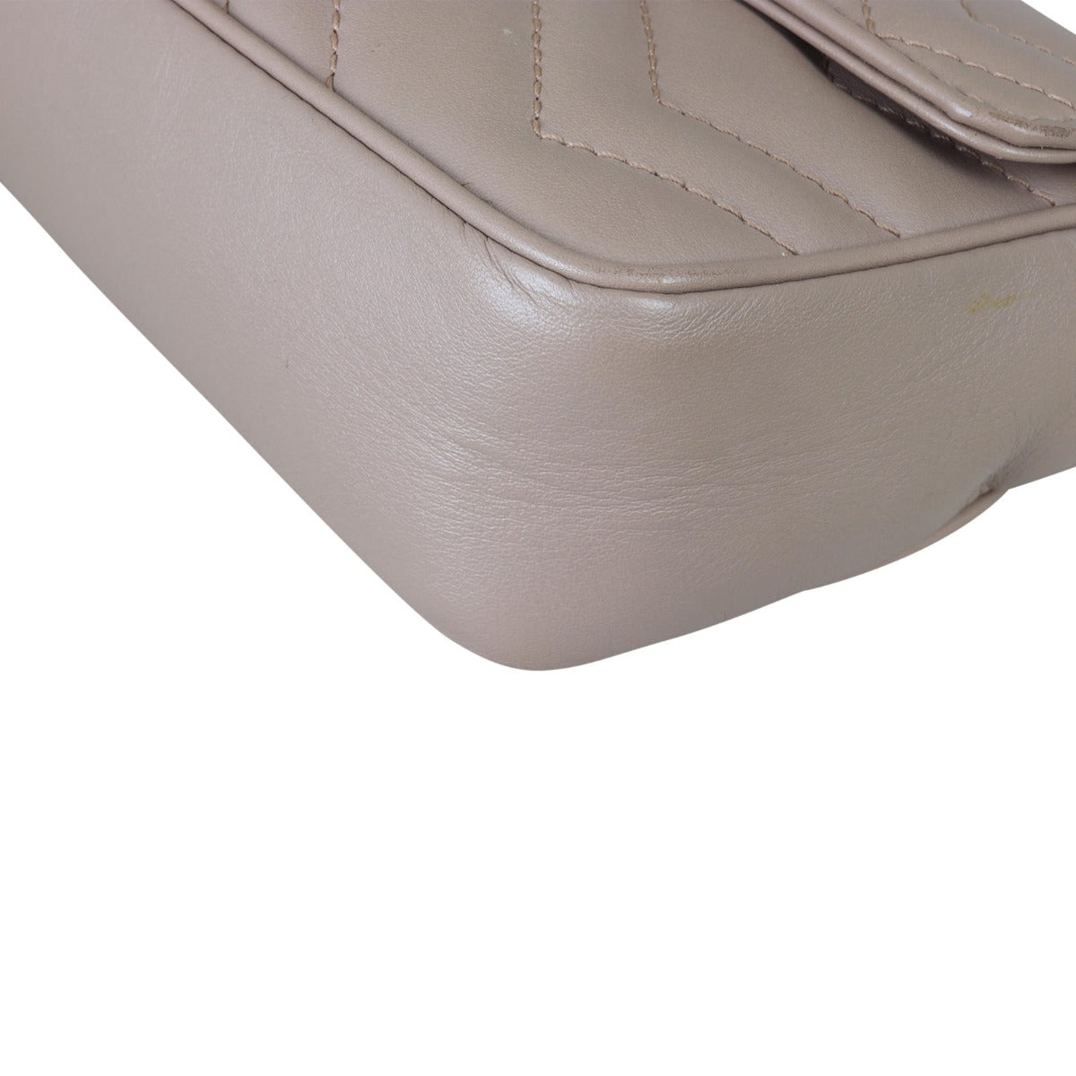 Gucci GG Marmont Super Mini Shoulder Bag Corner Closeup