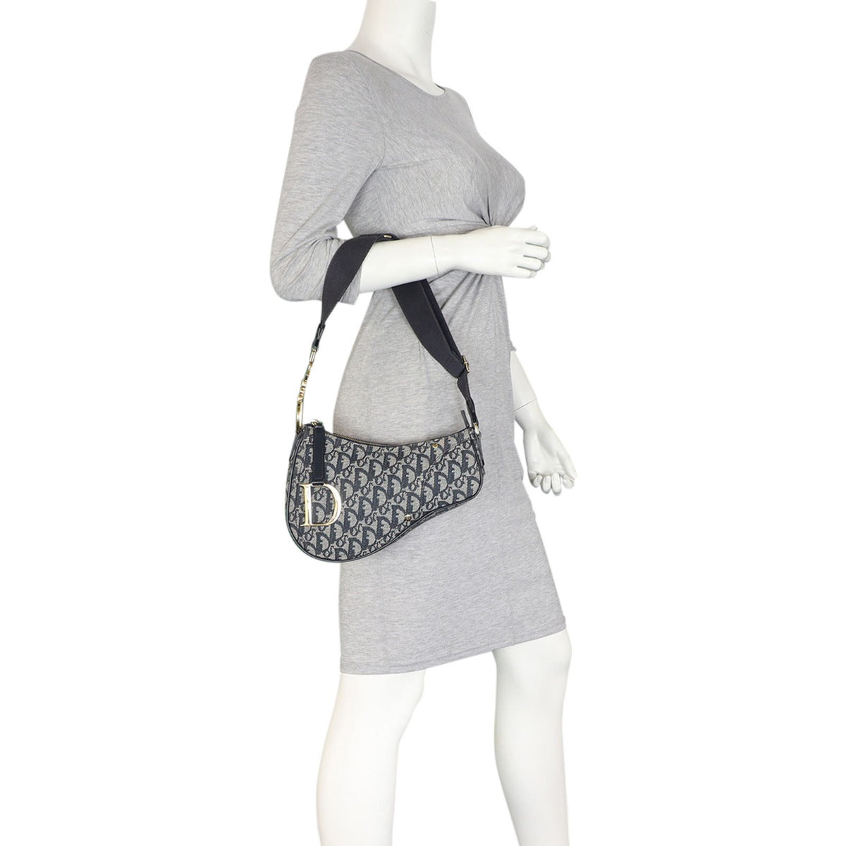 Dior Saddle Pochette Oblique Mannequin