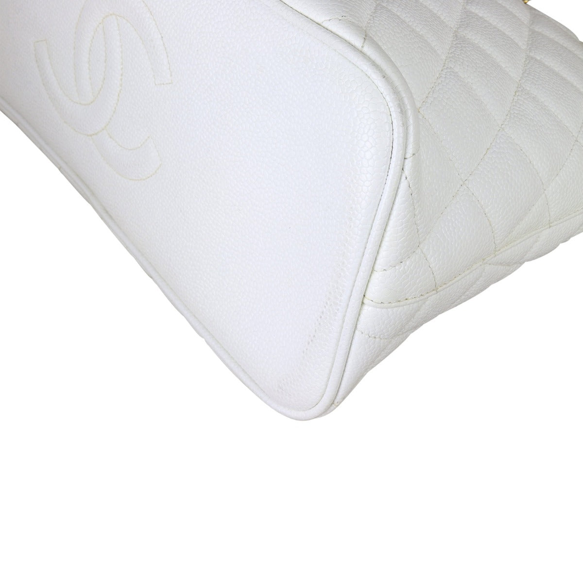 Chanel Vintage Quilted Shoulder Bag Corner Close Up