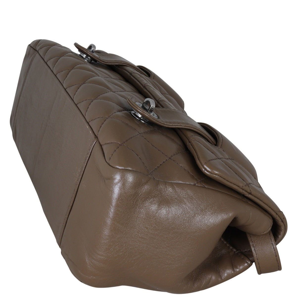 Chanel Quilted Crossbody Bag Corner Distance