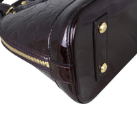 Louis Vuitton Alma BB Monogram Vernis Corner Close Up