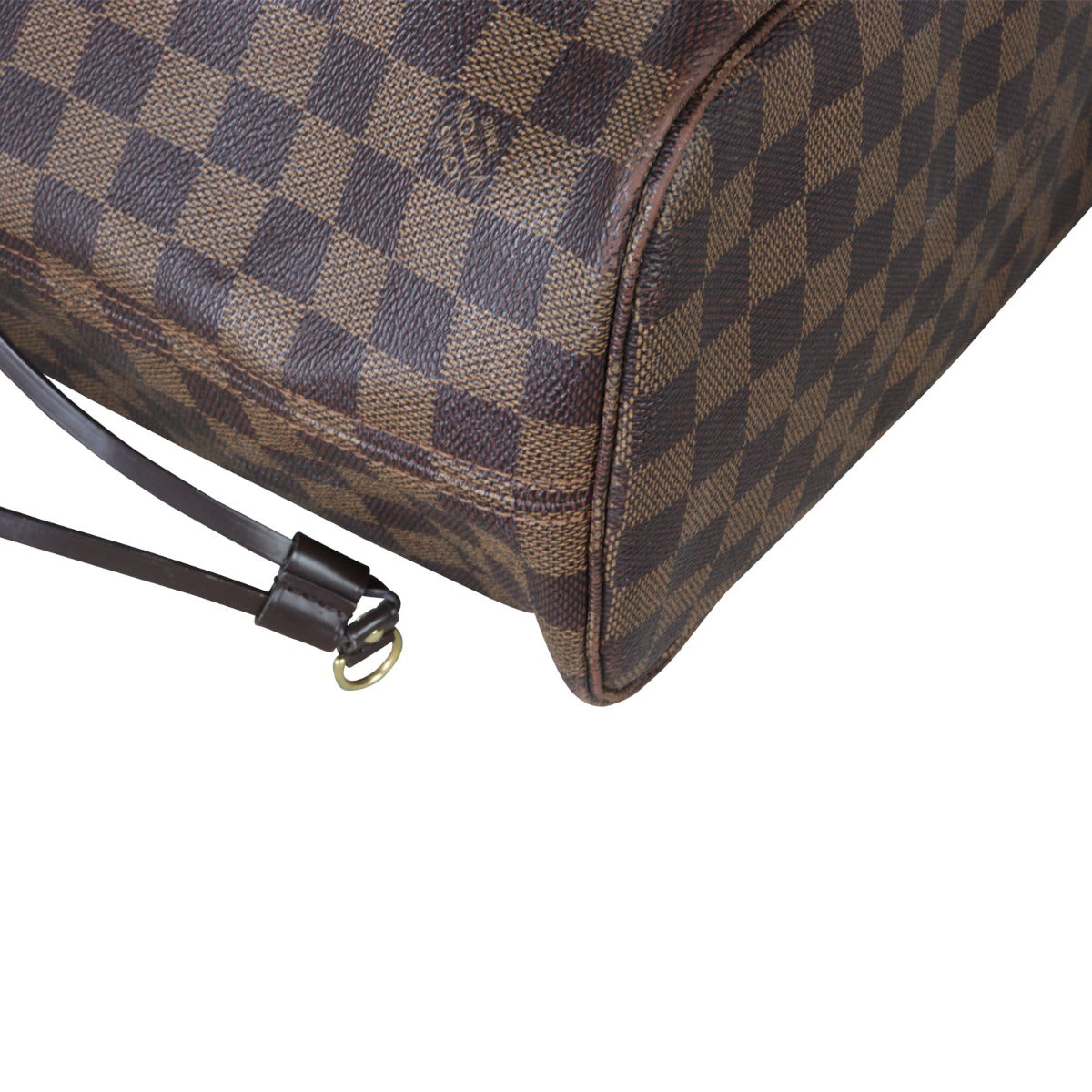Louis Vuitton Neverfull MM Damier Ebene Corner Close Up