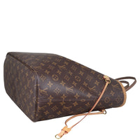 Louis Vuitton Neverfull MM Monogram Corner Distance