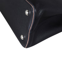 Louis Vuitton Capucines MM Corner Close Up