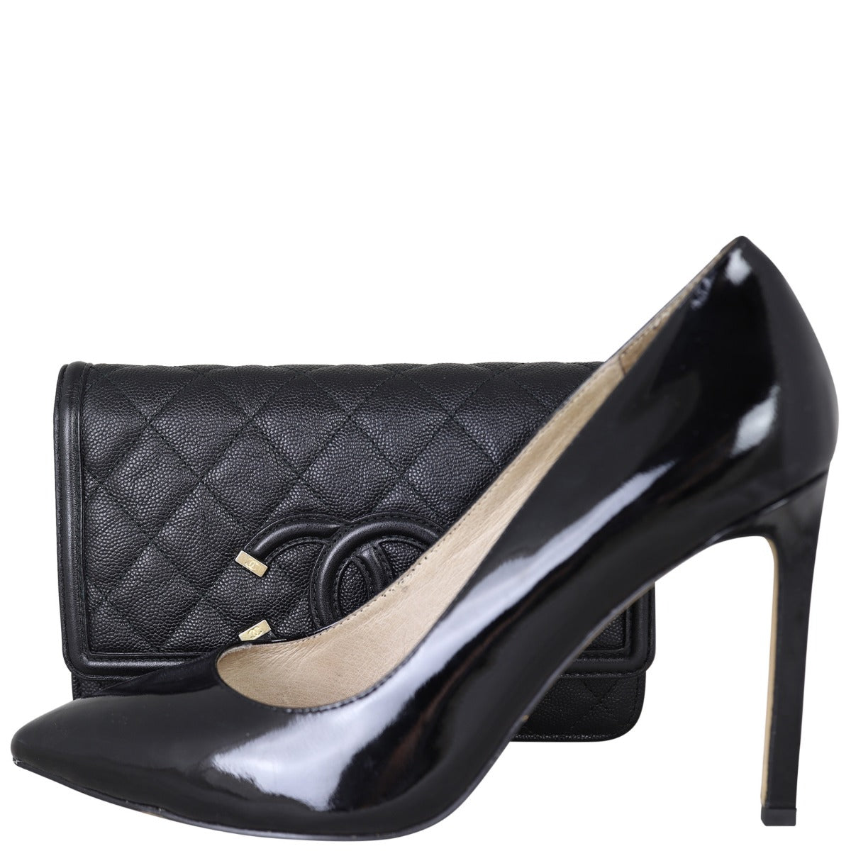 Chanel CC Filigree Wallet on Chain Shoe