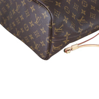 Louis Vuitton Neverfull MM Monogram Corner Close Up