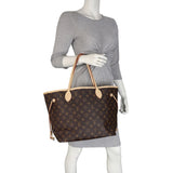 Louis Vuitton Neverfull MM Monogram Mannequin