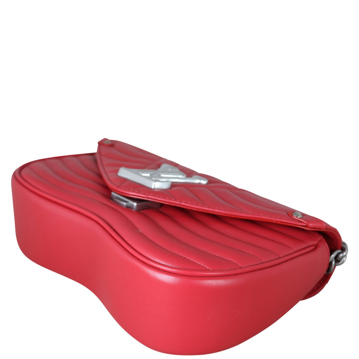 Louis Vuitton New Wave MM Chain Bag Corner Distance