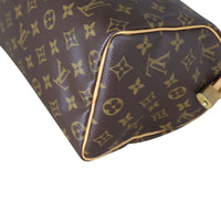 Louis Vuitton Speedy 25 Monogram Corner Close Up
