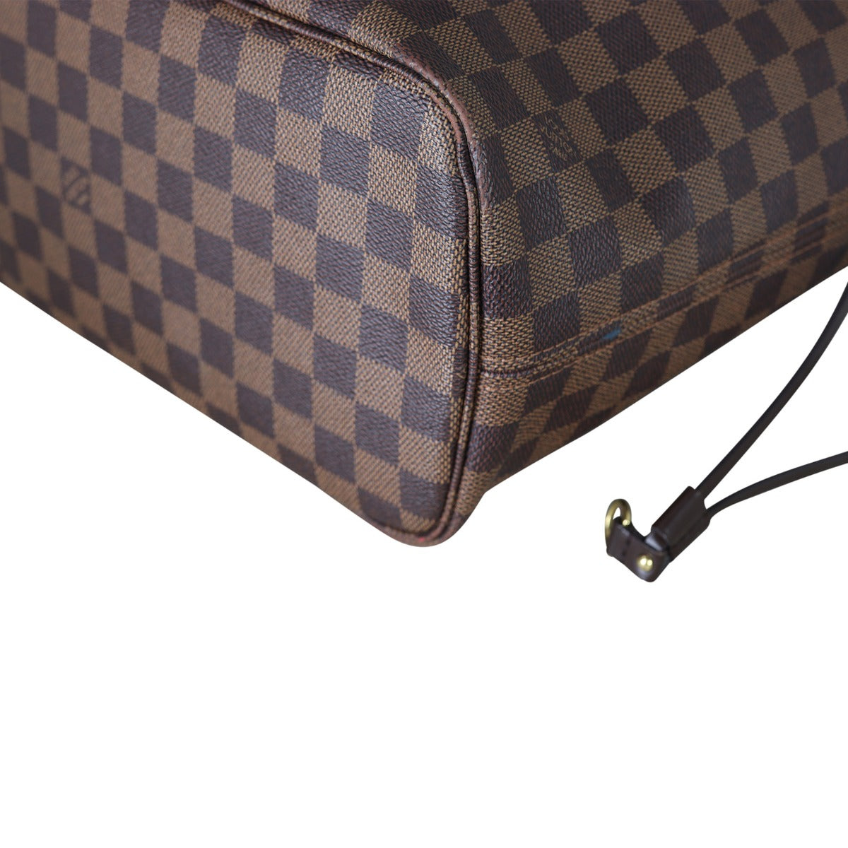 Louis Vuitton Neverfull MM Damier Ebene Corner Close Up