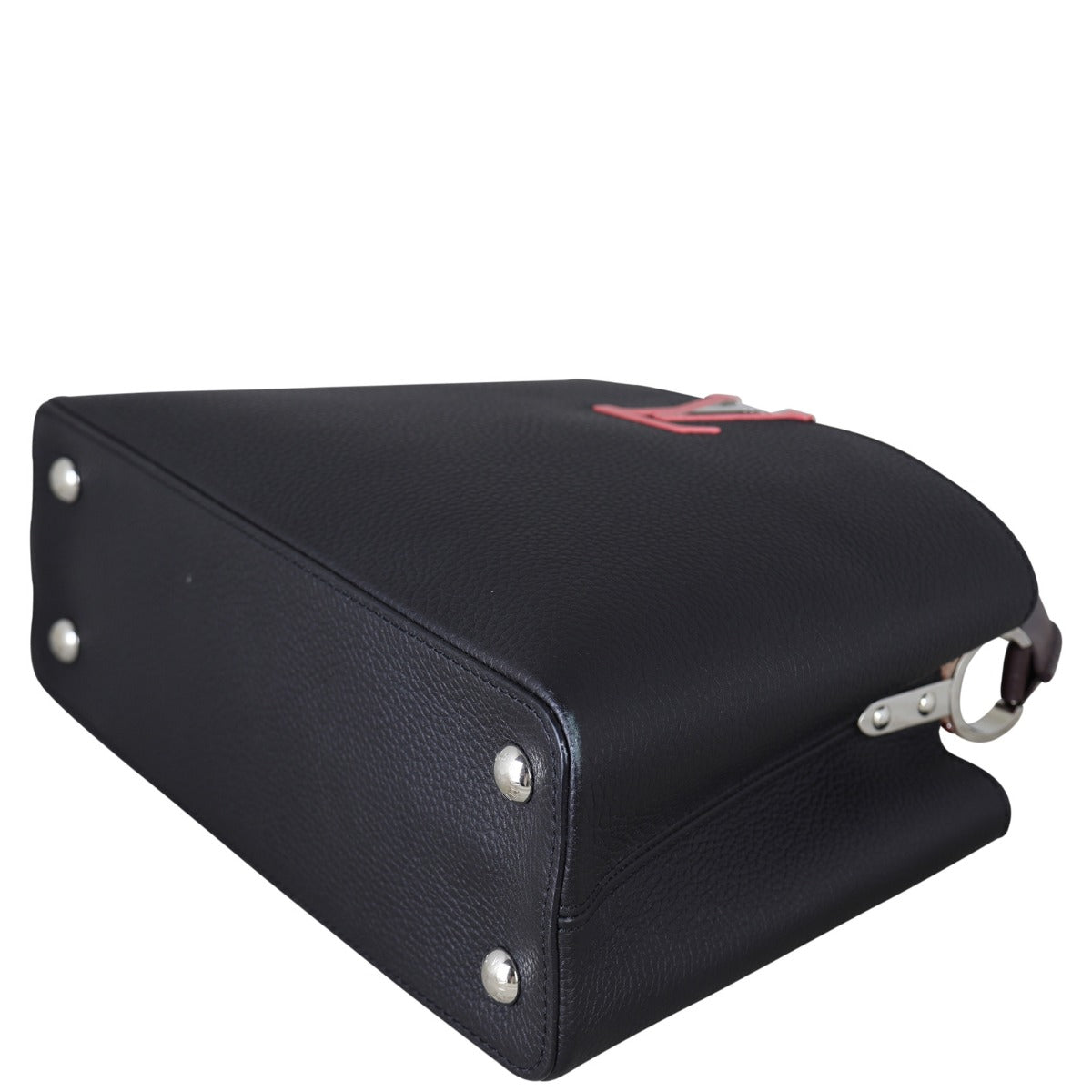 Louis Vuitton Capucines MM Corner Distance