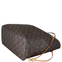 Louis Vuitton Neverfull MM Monogram Corner Distance