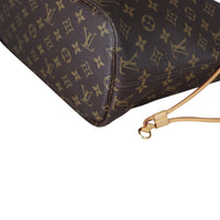 Louis Vuitton Neverfull MM Monogram Corner Close Up
