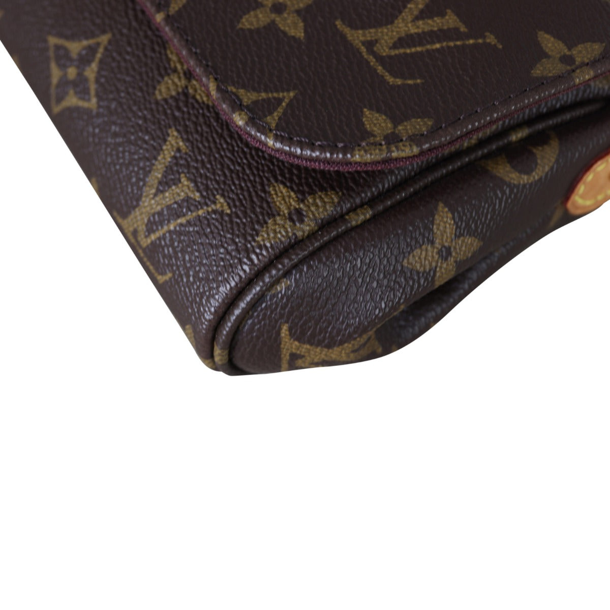 Louis Vuitton Favorite PM Monogram Corner Close Up