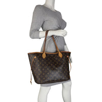 Louis Vuitton Neverfull MM Monogram Mannequin