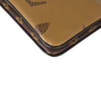 Louis Vuitton Pochette Double Zip Monogram Giant Reverse Corner Close Up