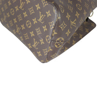 Louis Vuitton NeoNoe Monogram Corner Close Up
